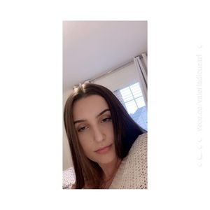 Meet your Posher, Valeria